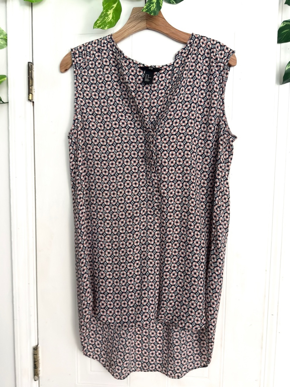 H&M Sleeveless V-Neck Tunic Top - Pink and Black Geometric Print